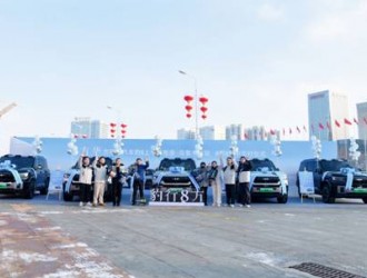 国货旗舰，方程豹豹8新疆正式上市暨乌鲁木齐首批车主现场获新车交付